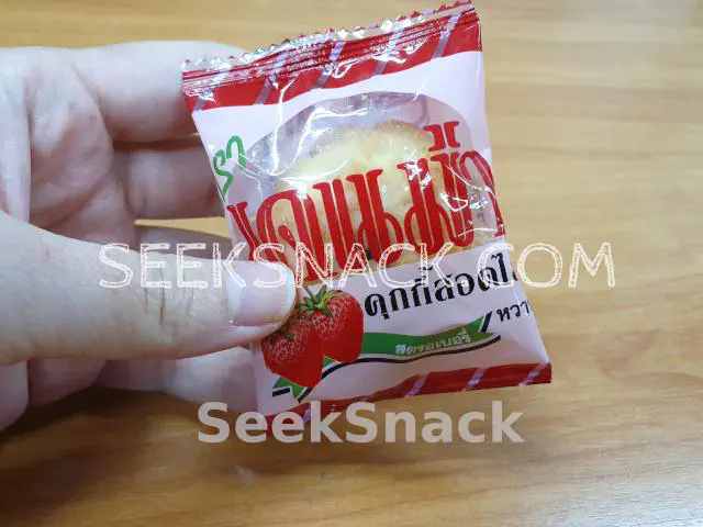 Denma filled cookie with fruits - Strawberry