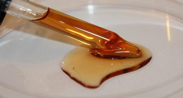 Alpha-tocopherol oil, one of the vitamin E forms in E306