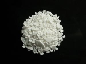 Calcium chloride flakes