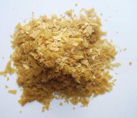 Carnauba wax flakes