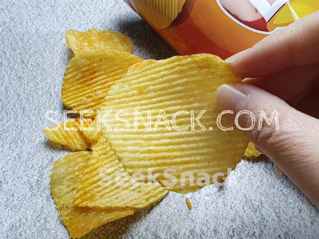 Lay&rsquo;s Rock Ridged Potato Chip Extra Barbecue Flavor